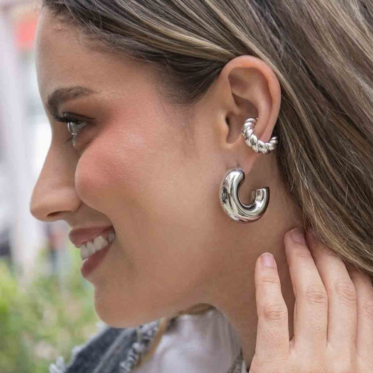 EARCUFF